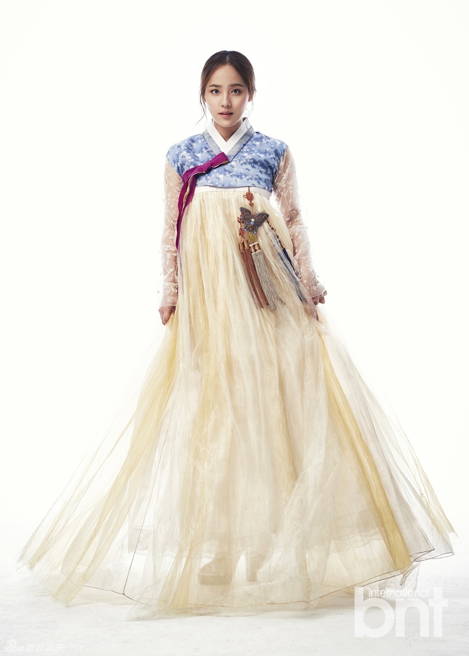 韩国美女歌手、演员金柳真