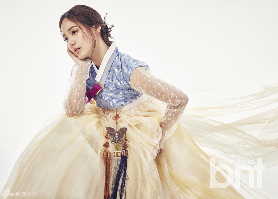 韩国美女歌手、演员金柳真