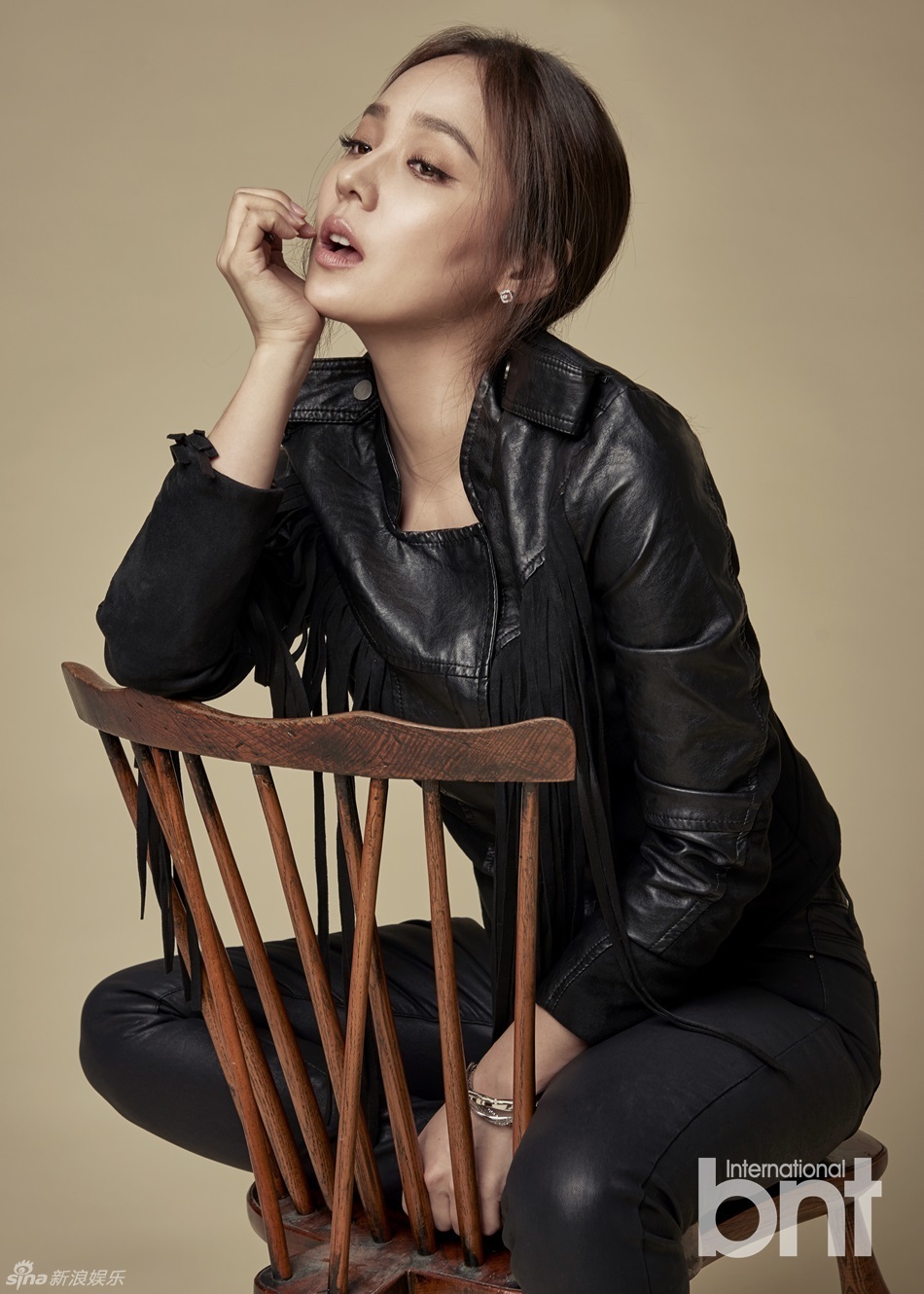 韩国美女歌手、演员金柳真