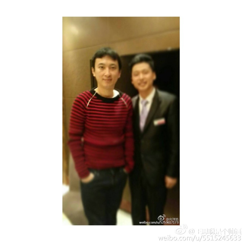 组图:国民老公同框!王思聪郭碧婷约饭