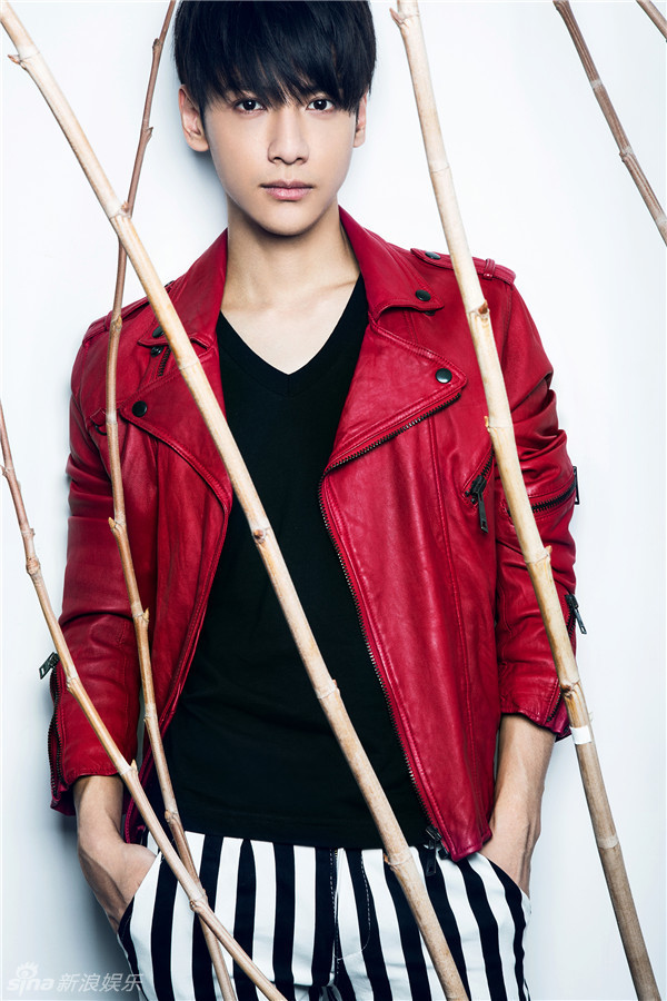 组图:罗云熙曝新春写真 活力四射张扬肆意-中国