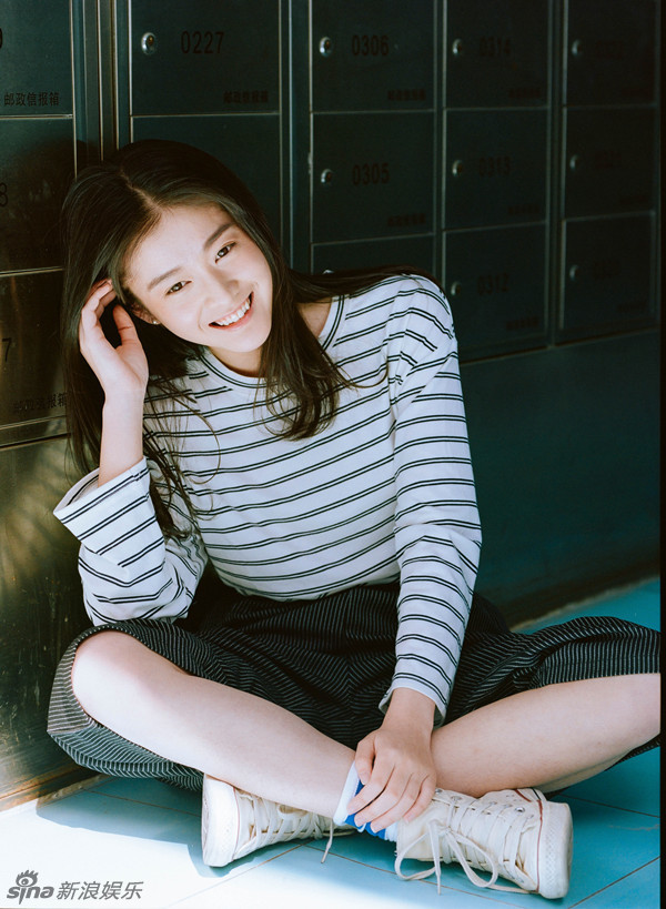 组图:张雪迎曝冬日写真 化身氧气女孩气质清新