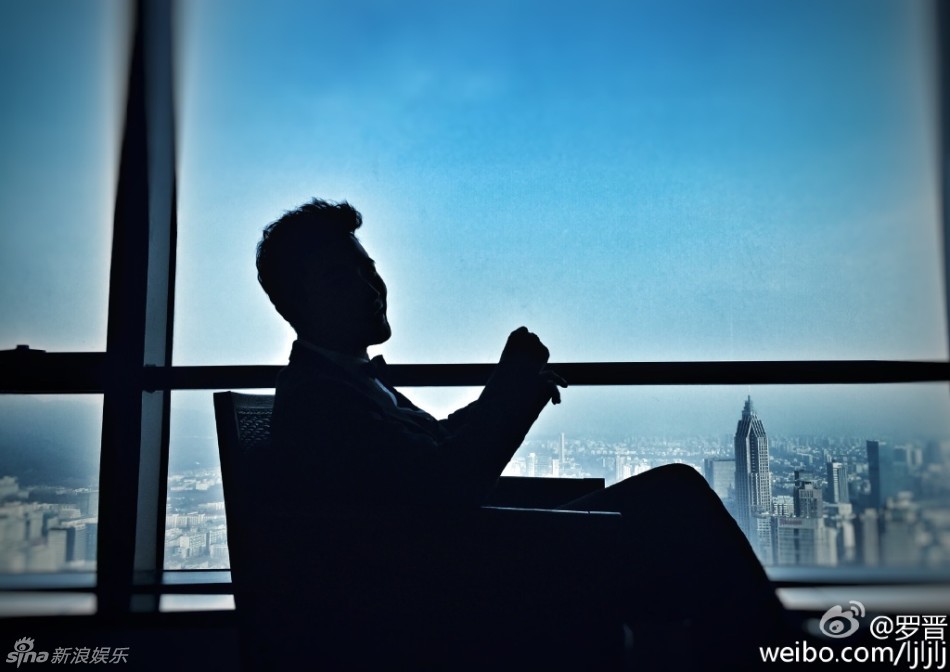 罗晋侧影帅气