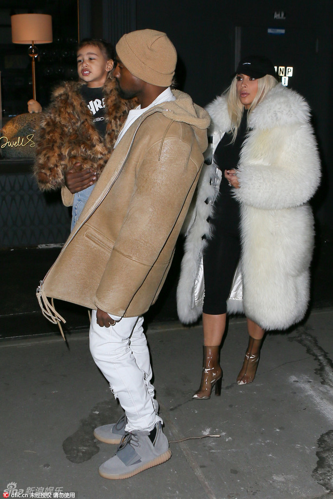 组图:卡戴珊皮草雍容华贵 西北妹哭闹不停