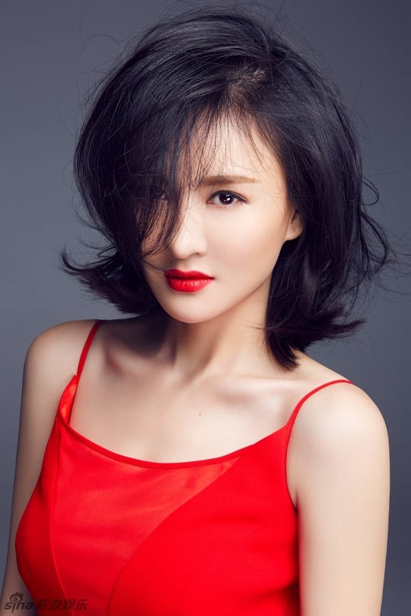 郑亦桐红裙写真性感撩人