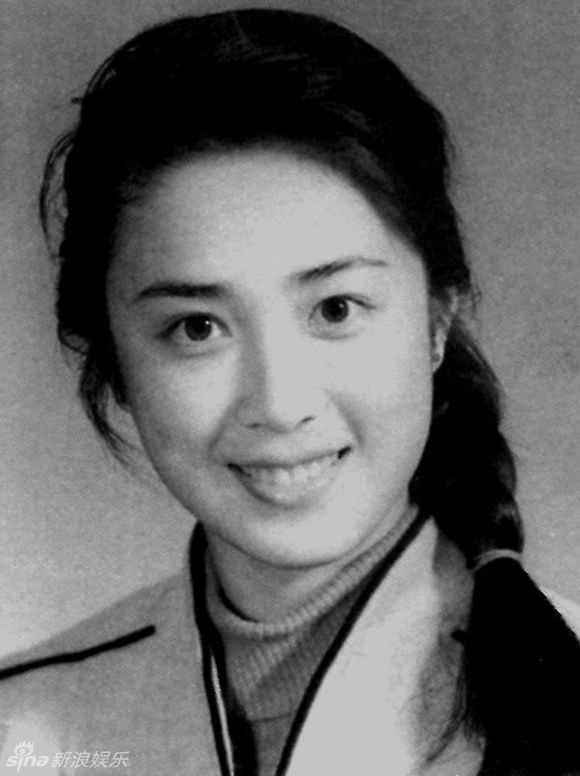 傅艺伟容留他人吸毒尿检阳性 刑事拘留