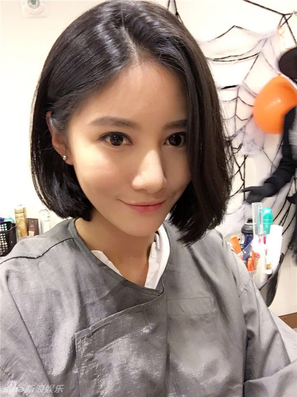 余罪女演员吴优内衣_吴优在余罪漏出内衣