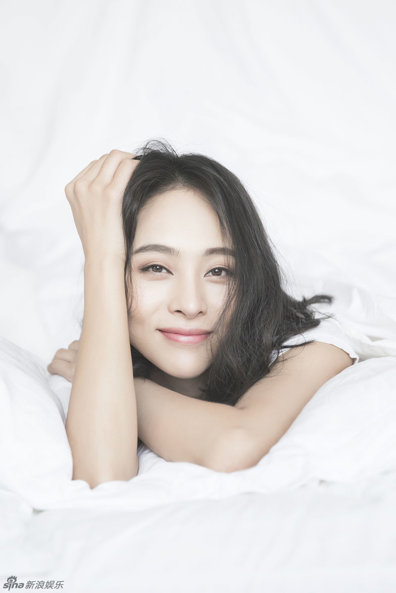 组图:程琤白色系写真曝光 尽享梦幻情人节_高清图集_新浪网
