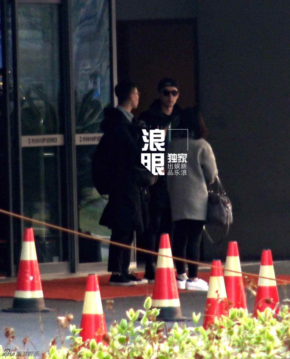 默契胡歌霍建华避媒体粉丝同走vip通道