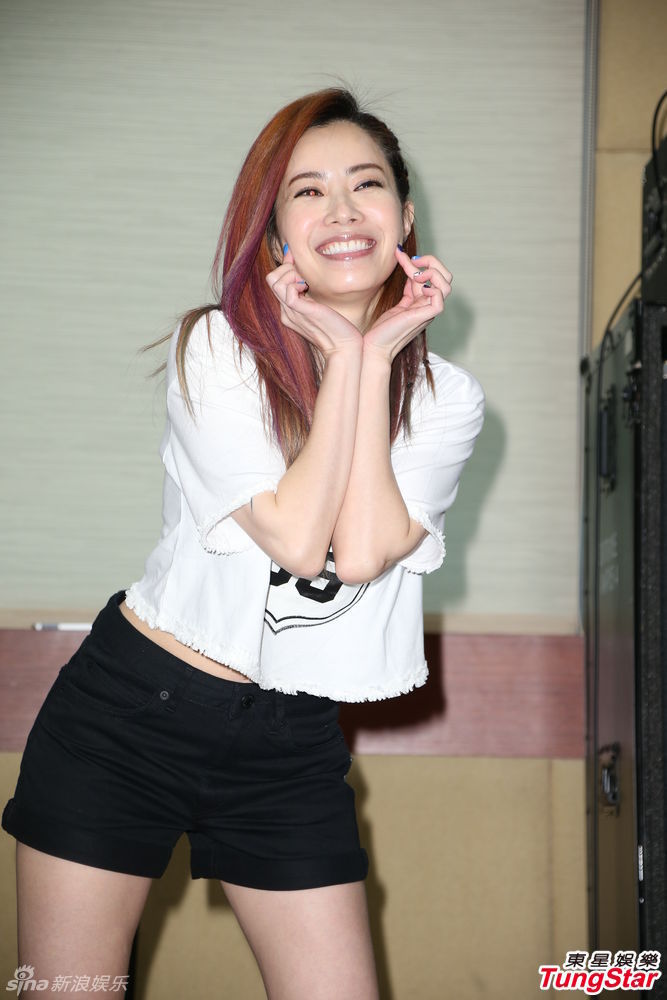 组图:玉女也性感 徐怀钰和乐队近身热舞_高清图集_新浪网