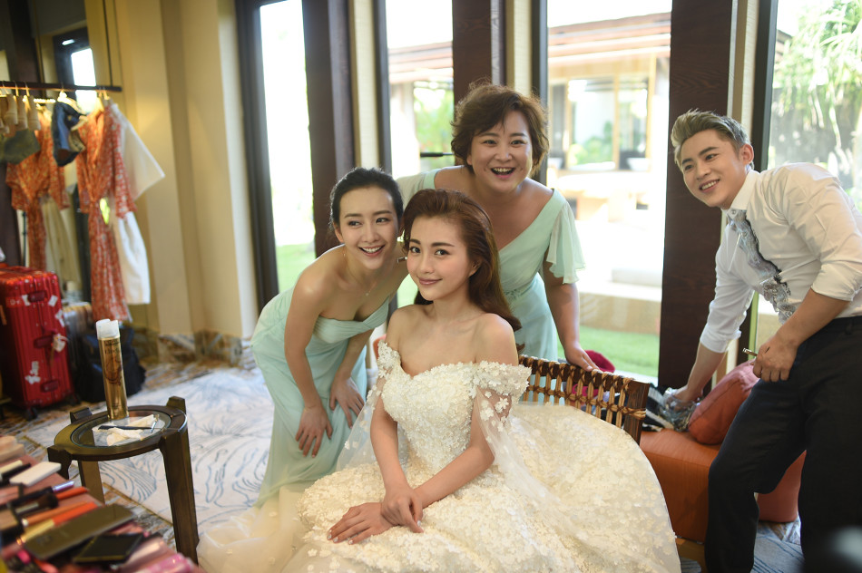 包文婧的婚纱_包文婧街拍图片(3)