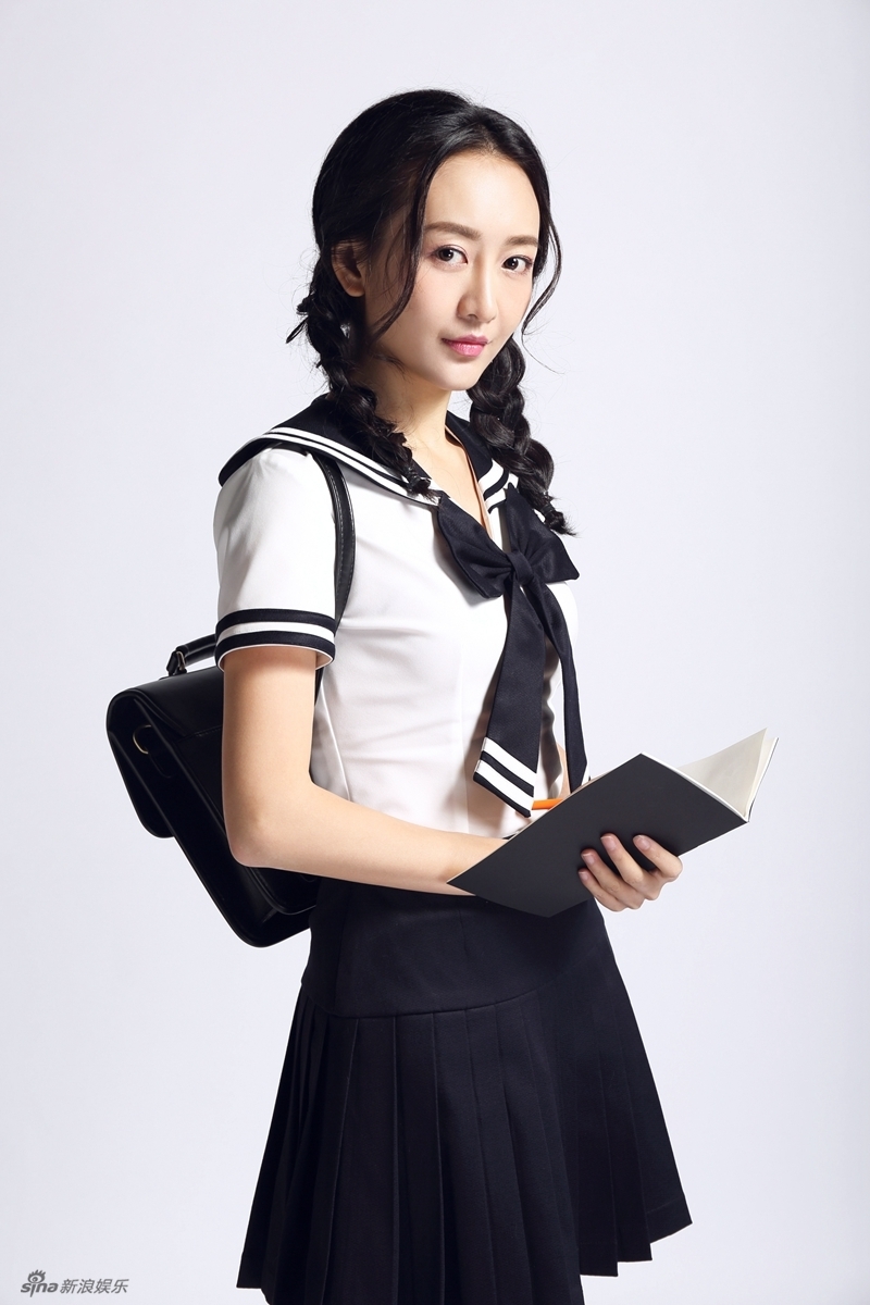 8 新浪娱乐讯 日前,《明星大侦探》第一期《网红校花的坠落》中,王鸥