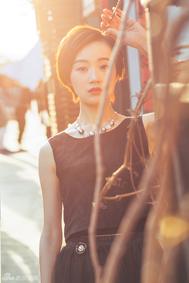 美女演员战菁一夏日梦幻写真清新小性感