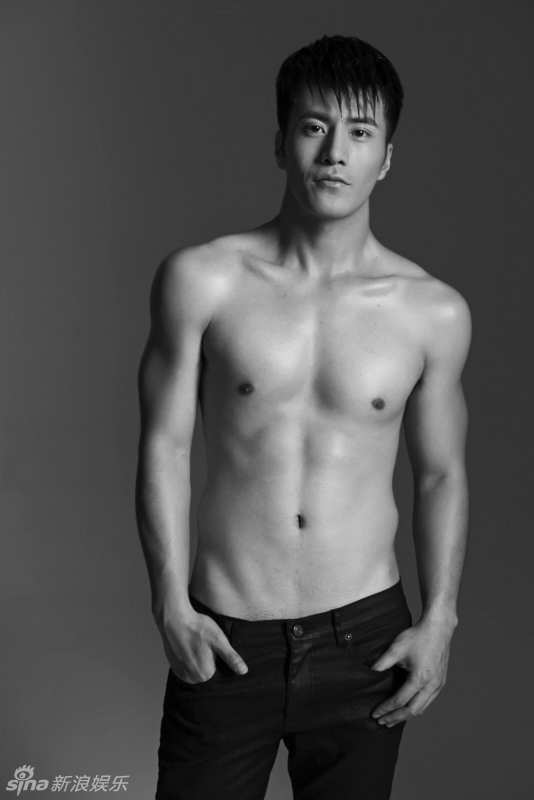 组图:李晨浩全新写真 肌肉线条尽展男性魅力_高清图集