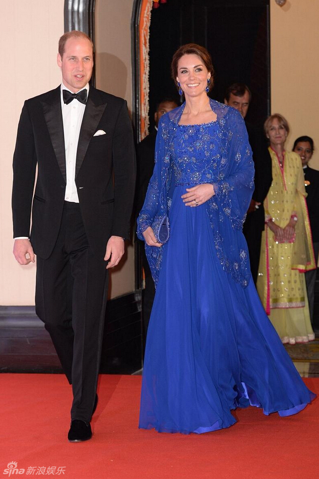 组图：威廉王子现身宝莱坞 凯特王妃蓝礼服高贵