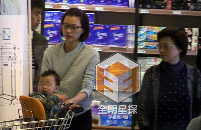 43岁央视主持董卿儿子照片曝光？ 美国游学真相被疑生子