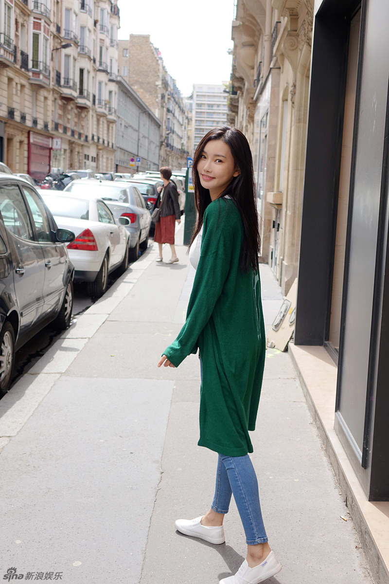 童菲法国写真曝光 演绎街头简约式浪漫 -- 佛山E家|佛山信息网|顺德信息网|第一综合信息门户网-FSEHOME.COM