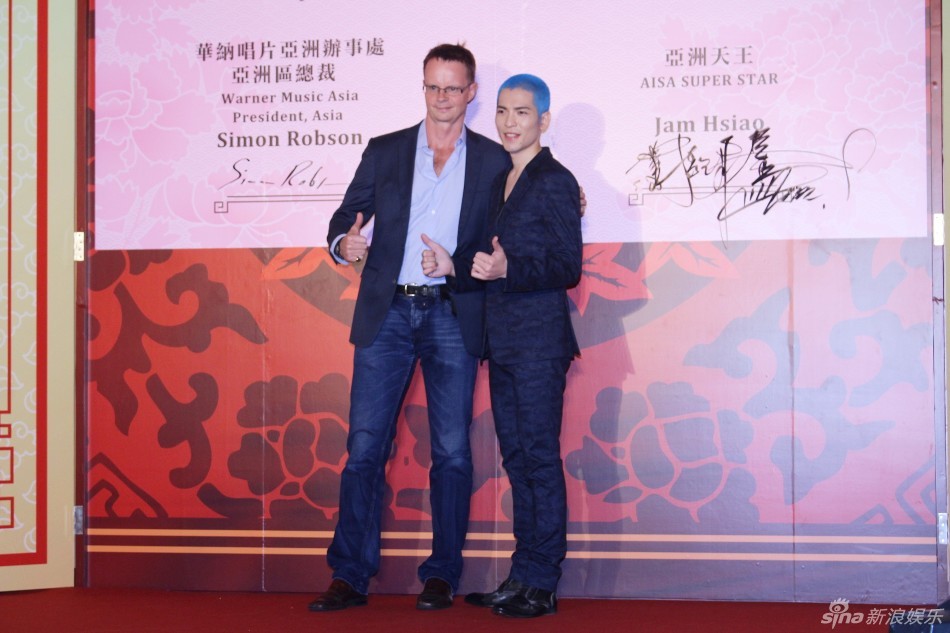 萧敬腾三度续约唱片公司 无视天价挖角