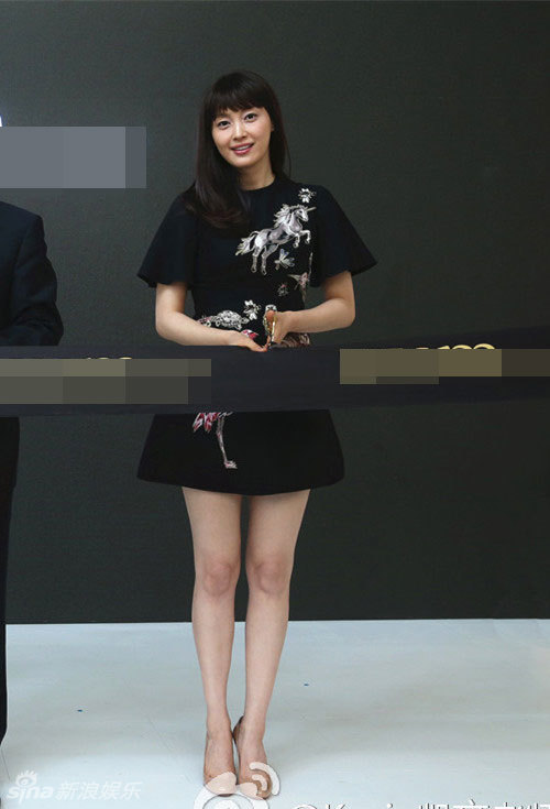 元彬娇妻李娜英北京捞金 产后已恢复身材