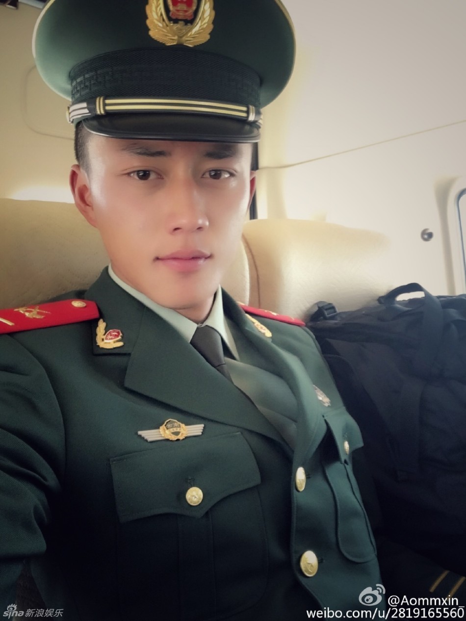 组图:武警杨明鑫颜值爆表 高大帅气不输宋仲基_高清