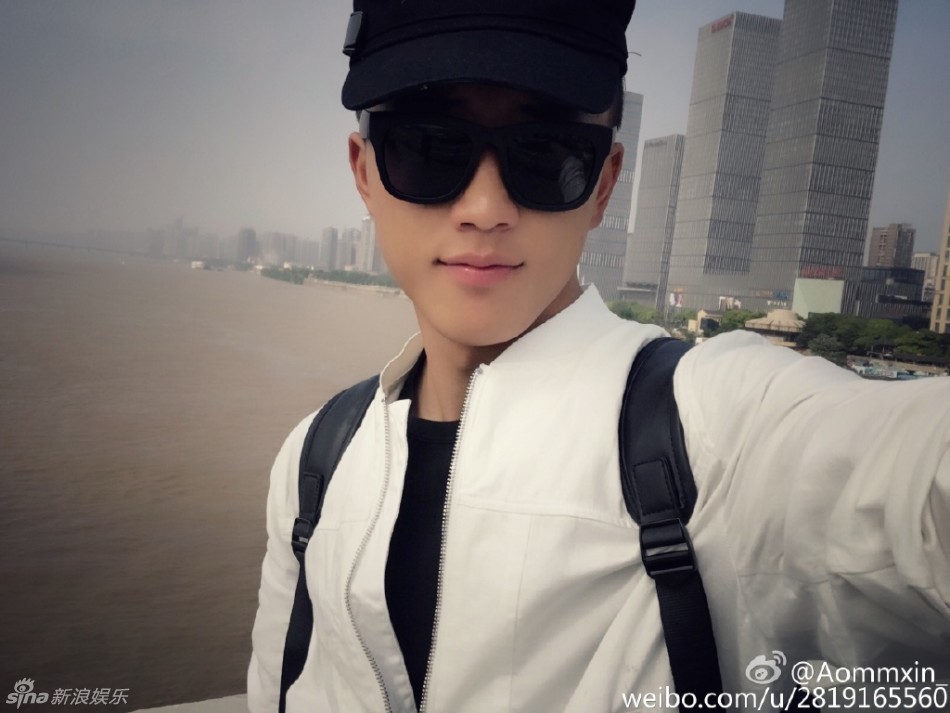 组图:不输宋仲基!云南武警杨明鑫高大帅气走红