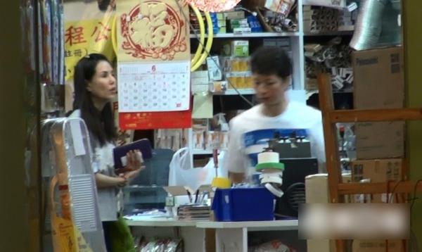 年过40仍有仙气!李若彤现身长腿抢镜(组图)
