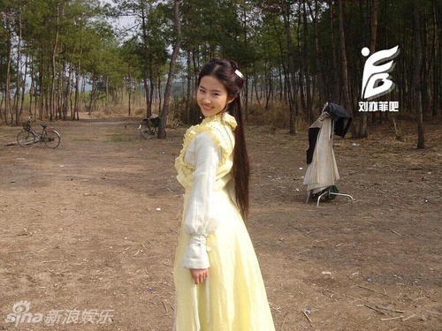 组图:仙剑一花絮旧照曝光 刘亦菲搞怪鬼马呆萌