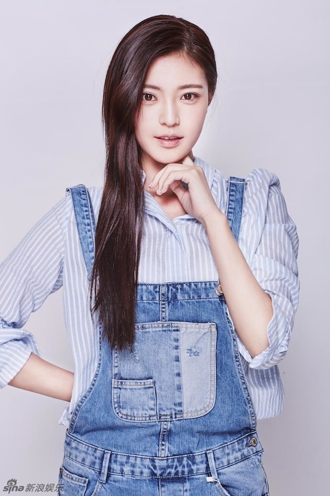 图片:王妍之写真曝光 俏皮背带裤显高挑身材 - 娱乐明星 - 黔南在线-黔南论坛