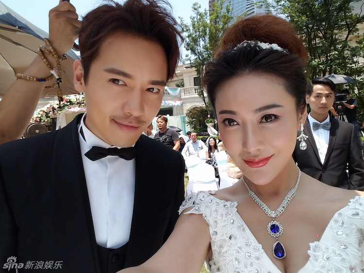中国式婚纱照图片大全_中国式旗袍婚纱照图片