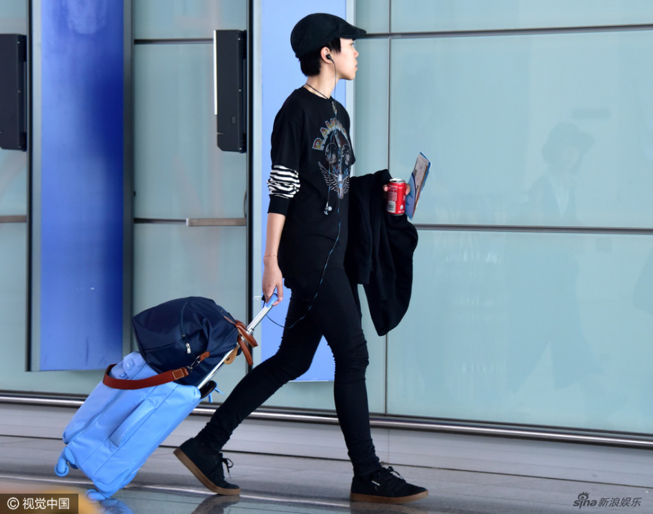 王菲卖包做慈善  窦靖童 和 李嫣 西藏 当义工 _扬子