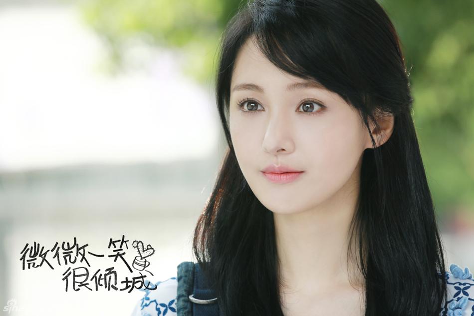 组图:《微微》Kiss Me海报 杨洋郑爽甜蜜发糖