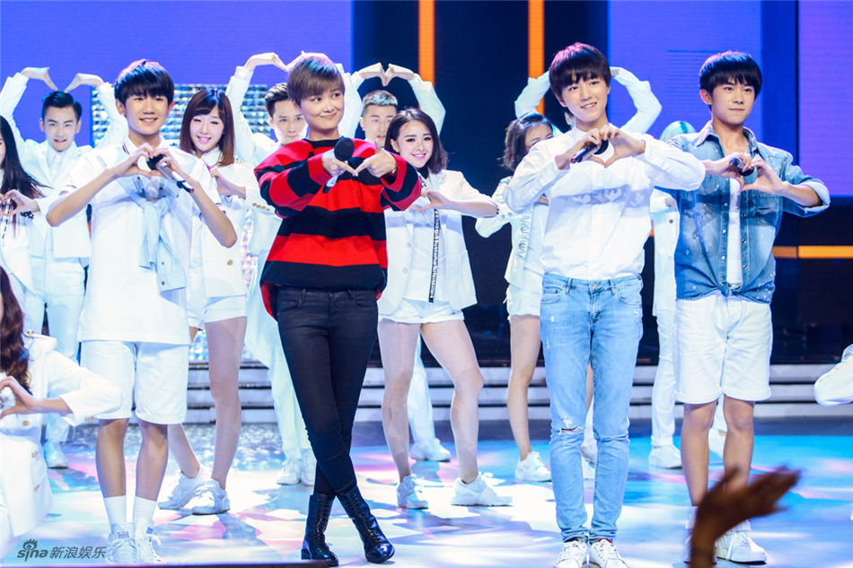 《快乐大本营》春春呆萌惹人爱 tfboys身手矫健运动力max