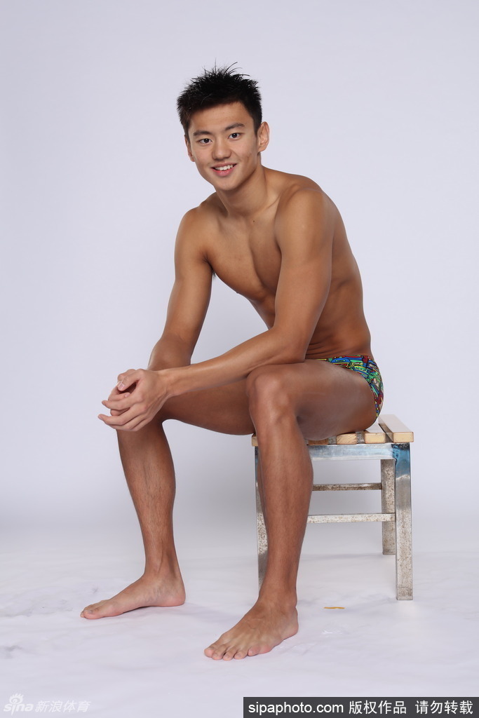 宁泽涛拍了呆萌奥运写真 健美胴体撩死大妈粉(图)