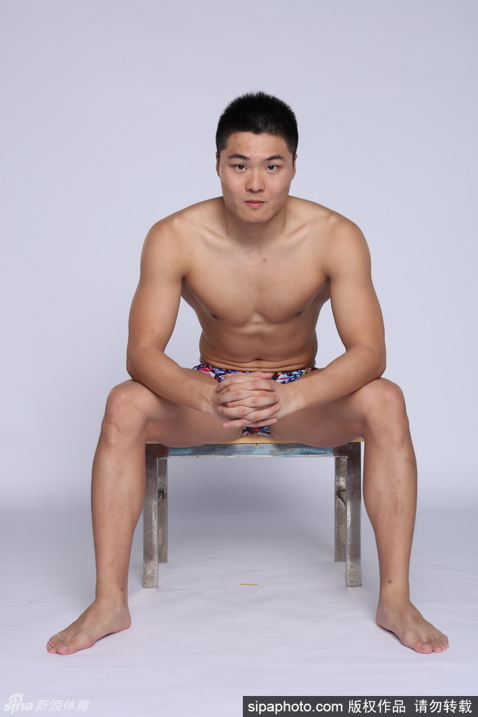 宁泽涛拍了呆萌奥运写真 健美胴体撩死大妈粉(图)
