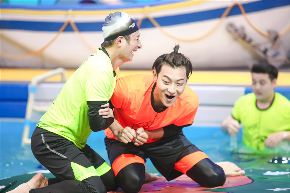 张一山 黄子韬 快乐大本营 《快本》张一山秒变