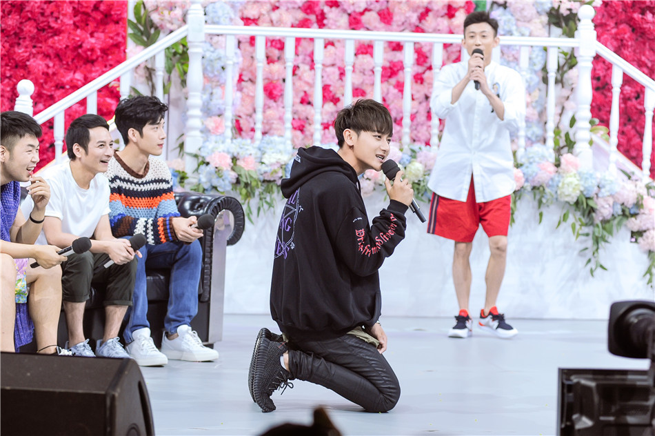 张一山 黄子韬 快乐大本营 《快本》张一山秒变