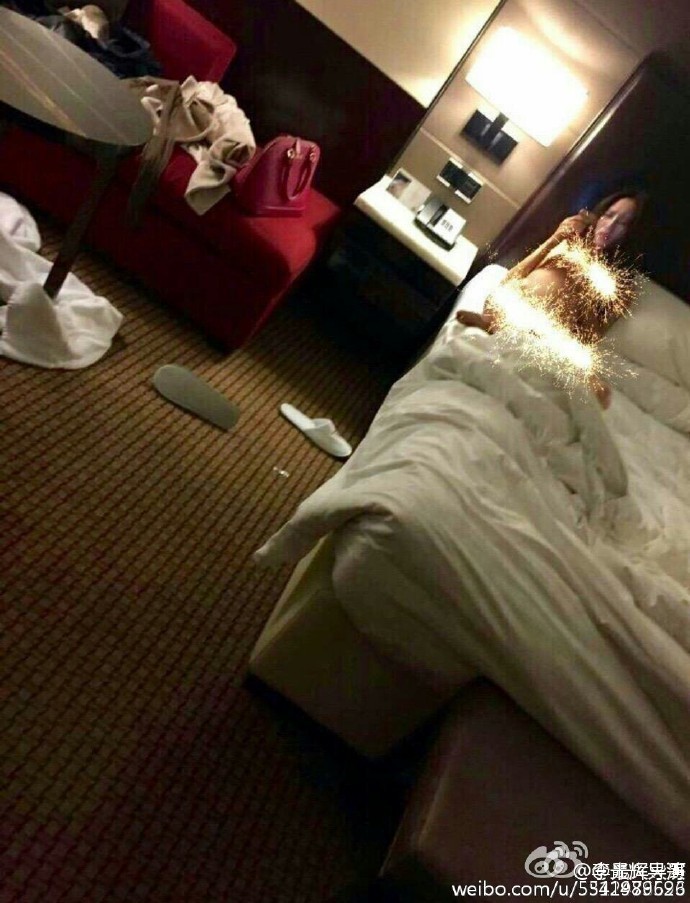 组图:马蓉与王宝强经纪人6月亲密照被翻出-中