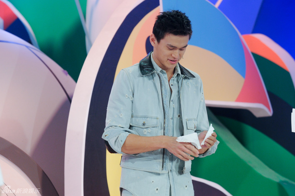 组图:孙杨谈母亲落泪 赞傅园慧是自己欣赏类型