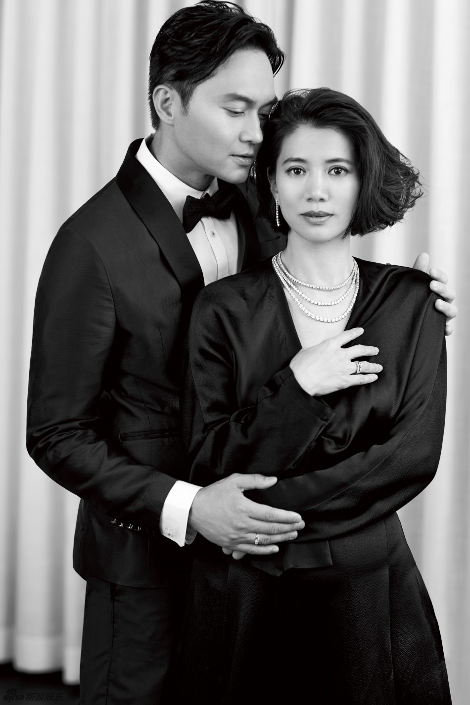 张智霖袁咏仪大片温馨浪漫 甜蜜相拥[7P]