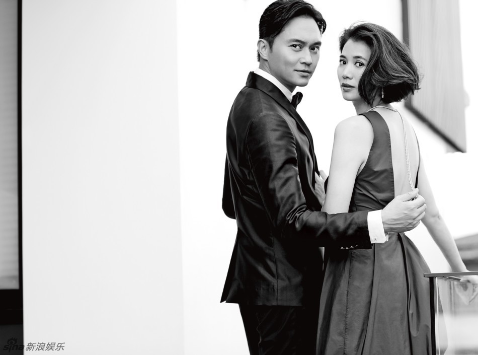 张智霖袁咏仪大片温馨浪漫 甜蜜相拥[7P]