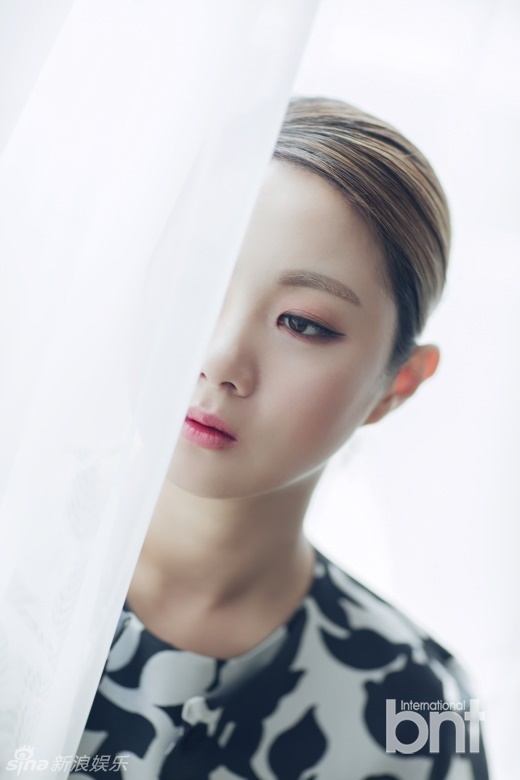 韩搞笑女星朴娜莱写真 华丽变身魅力女人[12p-时尚