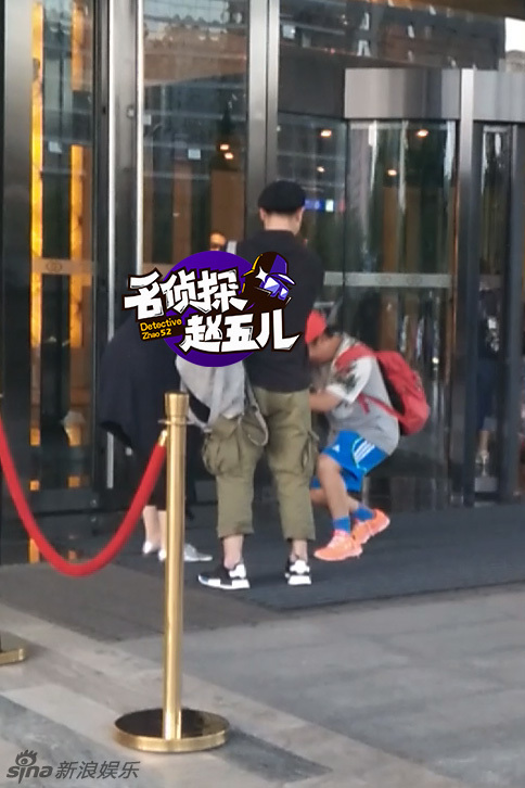 组图:吴樾要当爸爸啦 老婆挺大肚似怀孕五个月