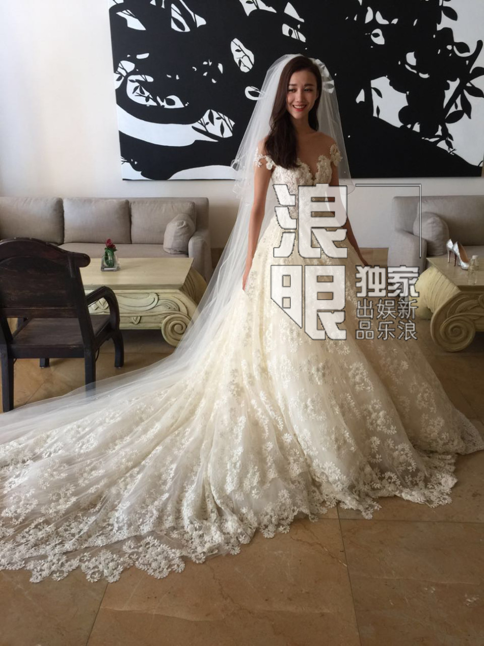 独家:言承旭现身朱孝天婚礼 和吴建豪手挽手-中