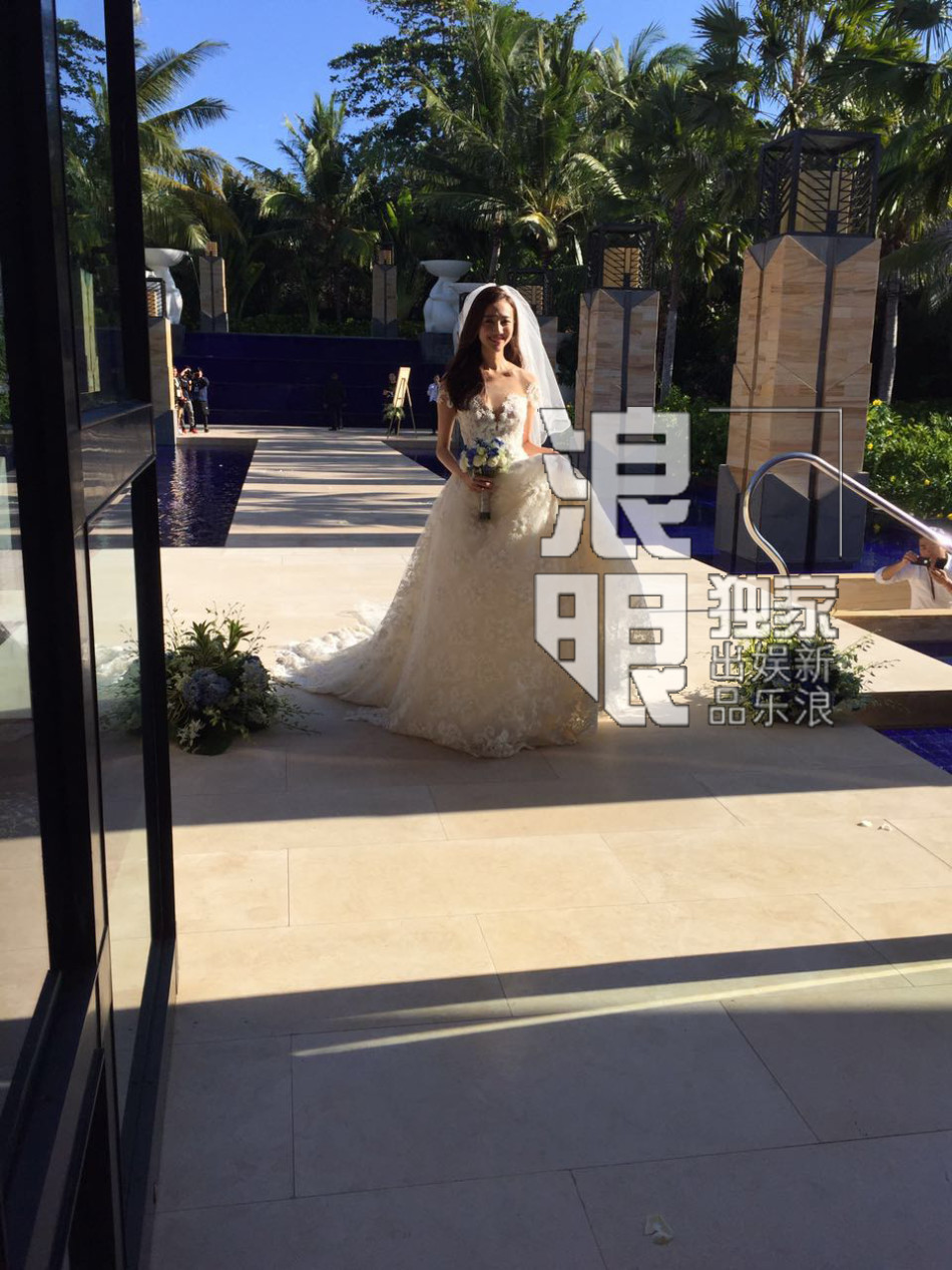 独家:言承旭现身朱孝天婚礼 和吴建豪手挽手-中