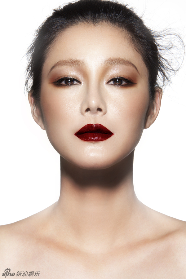 组图:撞脸大S?于娜性感彩妆大片认不出-中国搜