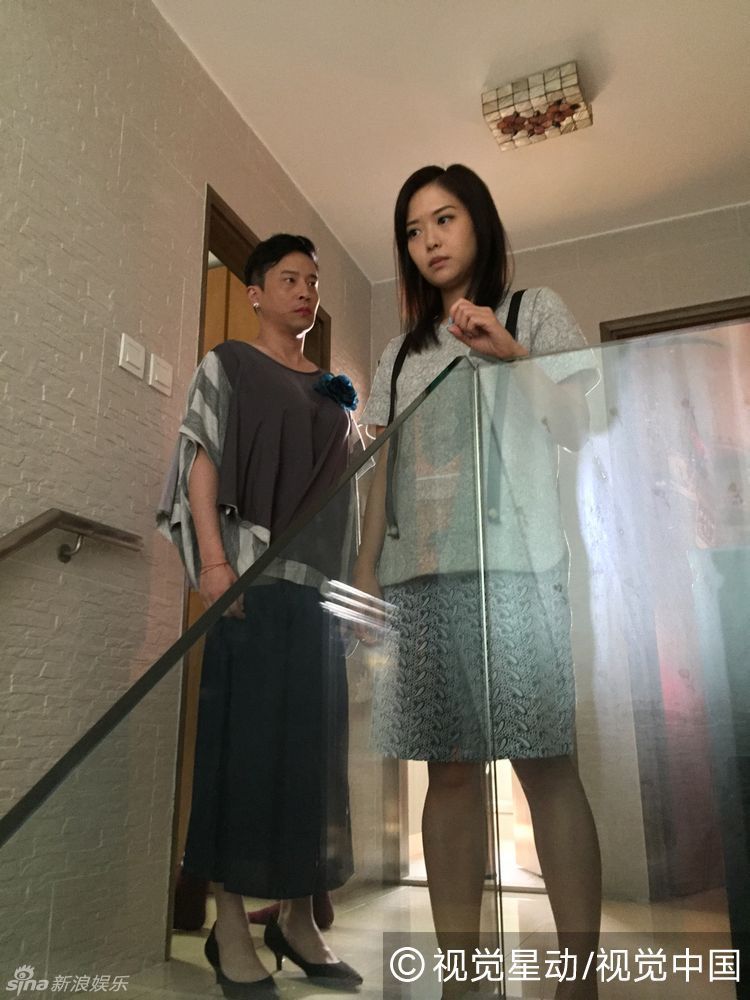 杨天经大胆挑战易服癖角色-中国搜索头条