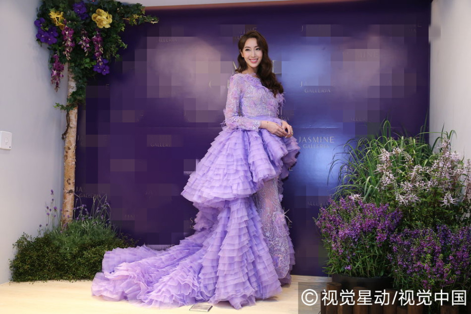 唐裙婚纱_唐嫣穿婚纱(3)