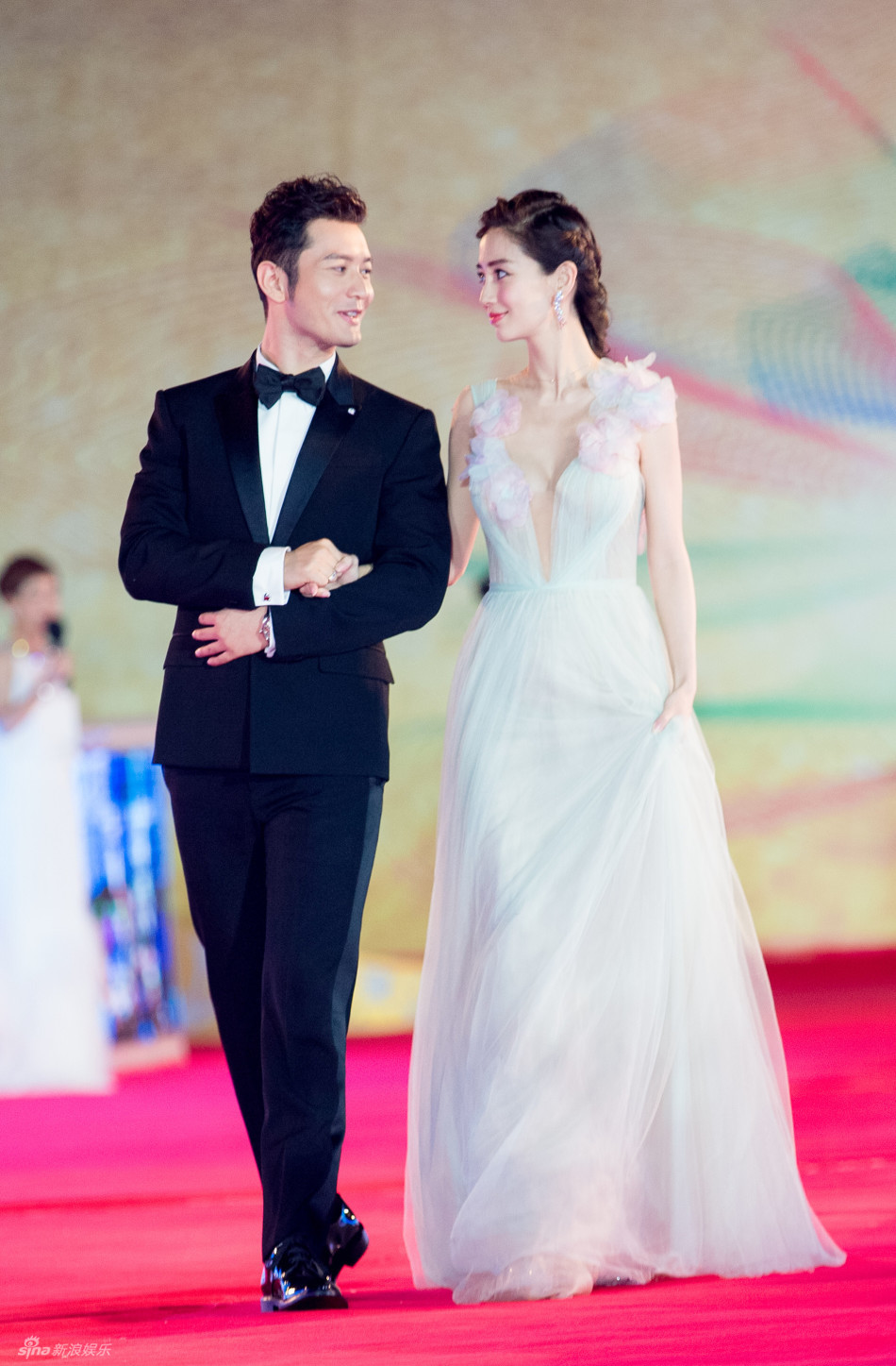 baby有baby?黄晓明笑而不语杨颖机智解围|黄晓明|baby|百花奖_新浪娱乐_新浪网,baby有baby?黄晓明笑而不语杨颖机智解围,黄晓明,baby,百花奖,爱围观,爱好,MY爱好