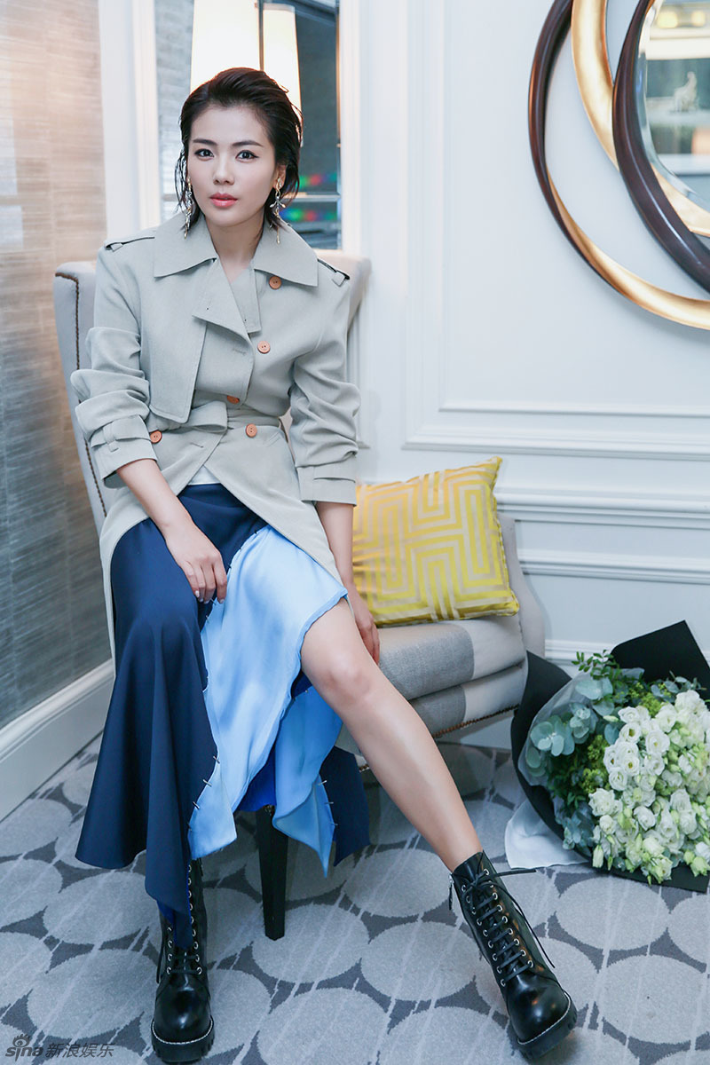 范冰冰张天爱刘涛巴黎看秀 同场竞艳谁胜一筹？