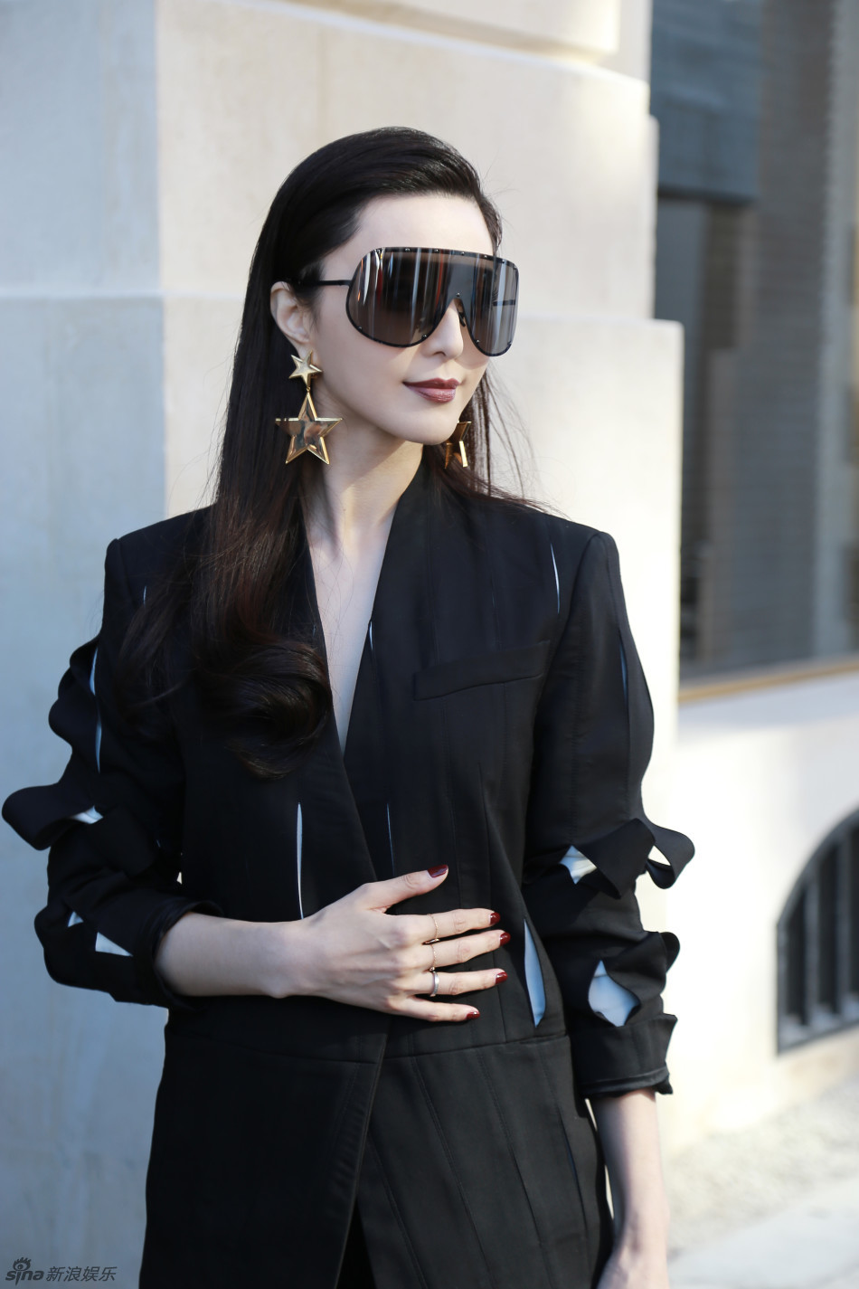 范冰冰张天爱刘涛巴黎看秀 同场竞艳谁胜一筹？